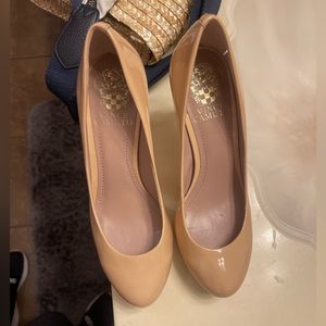 Women’s Vince Camuto high heels size 5 tan in color very comfortable